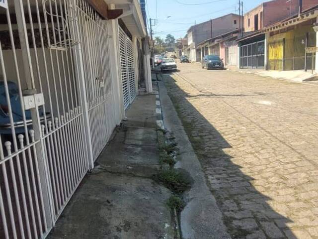 Casa Térrea para Venda em Cotia - 2