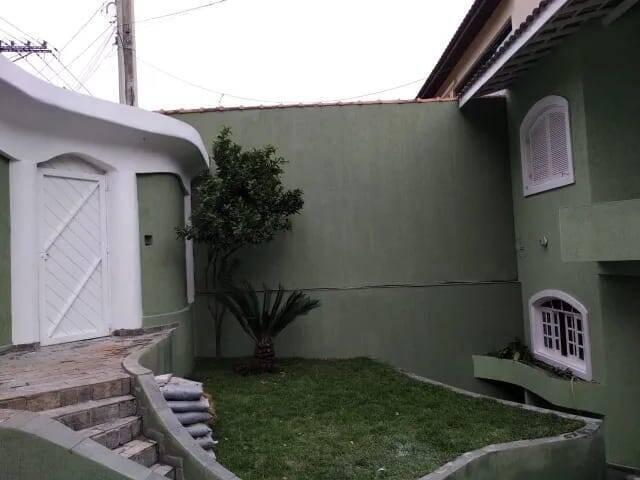Sobrado para Venda em Carapicuíba - 4
