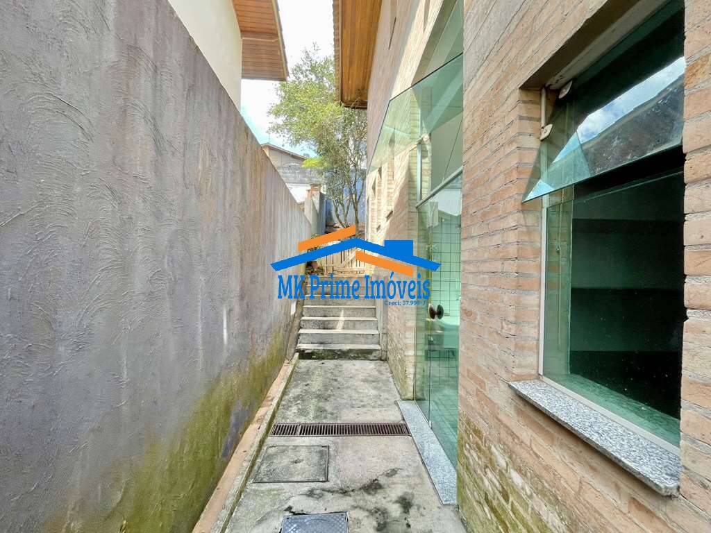 Casa de Condomínio para alugar com 4 quartos, 350m² - Foto 40
