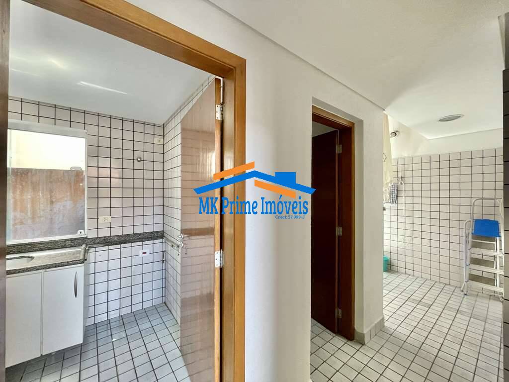 Casa de Condomínio para alugar com 4 quartos, 350m² - Foto 38