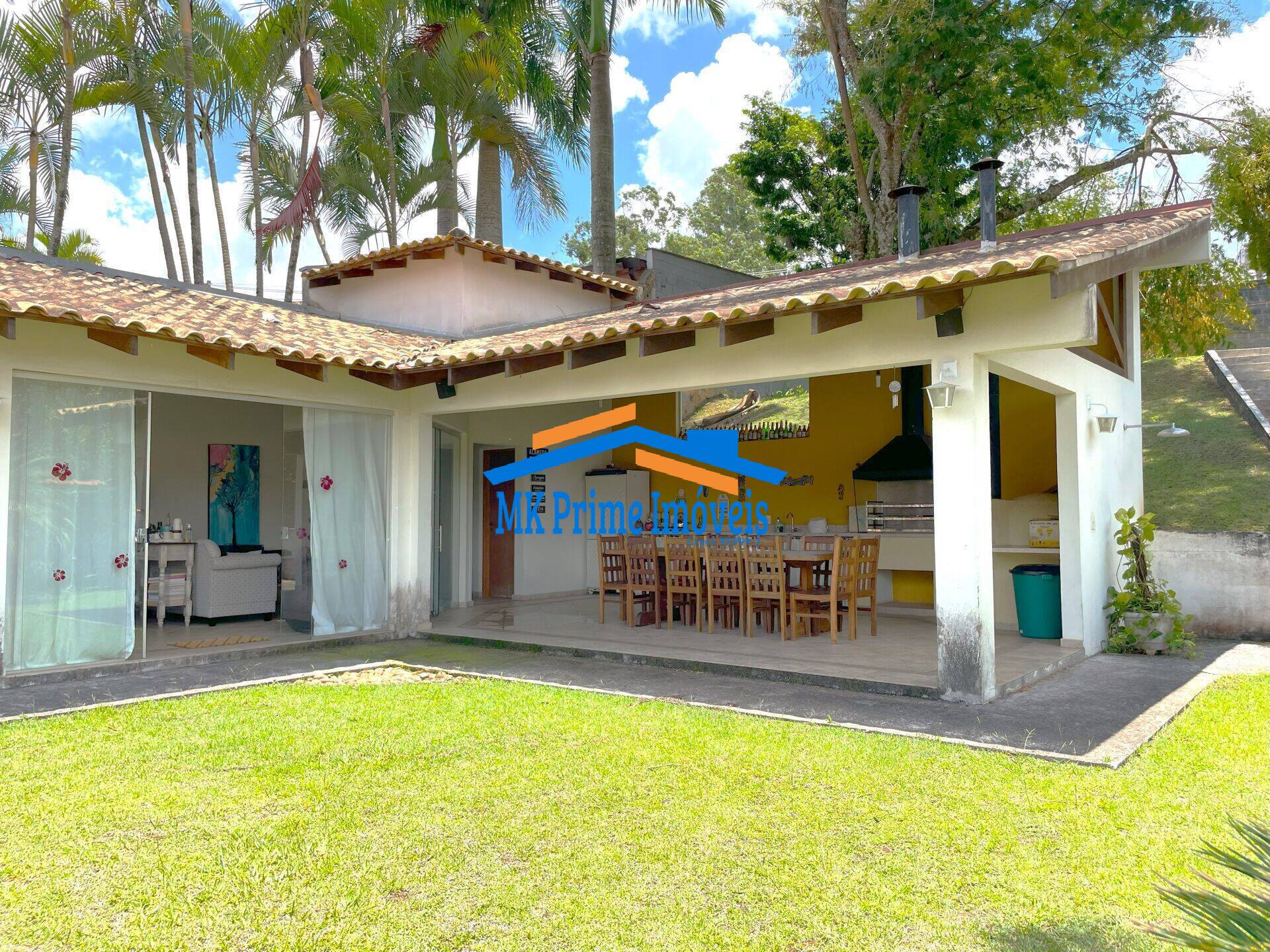 Casa de Condomínio à venda com 3 quartos, 350m² - Foto 1