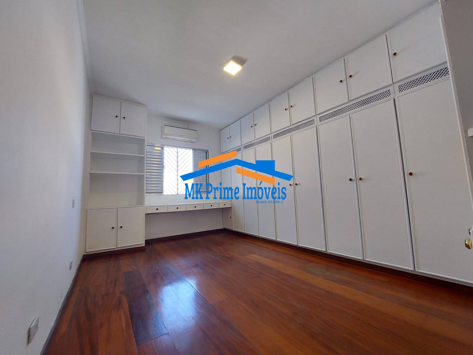 Sobrado à venda com 2 quartos, 218m² - Foto 35