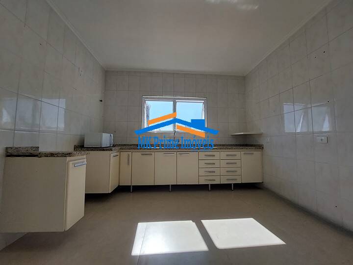 Sobrado à venda com 2 quartos, 218m² - Foto 13