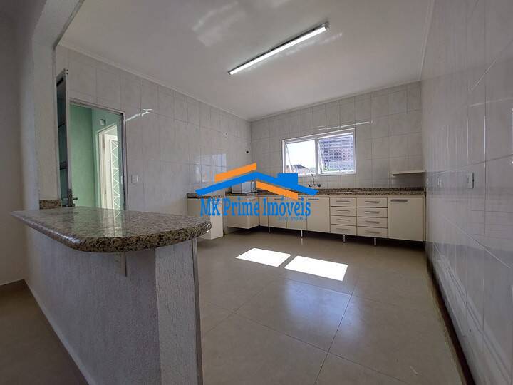 Sobrado à venda com 2 quartos, 218m² - Foto 14