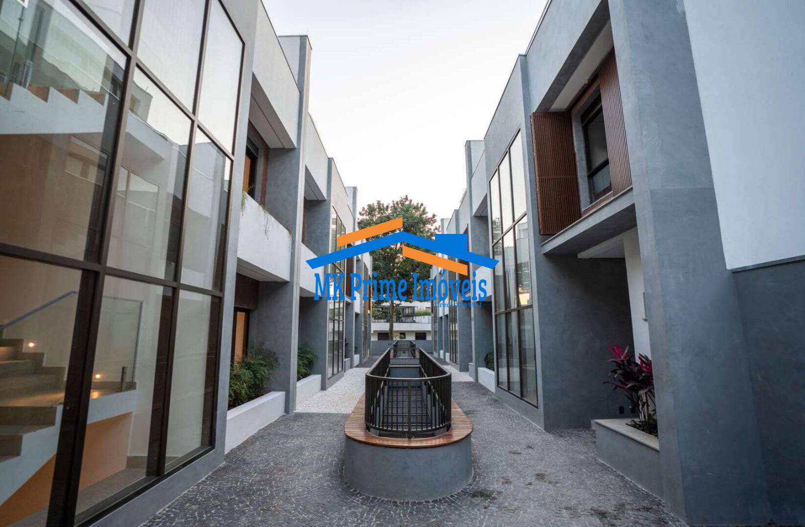 Casa de Condomínio à venda com 4 quartos, 650m² - Foto 3