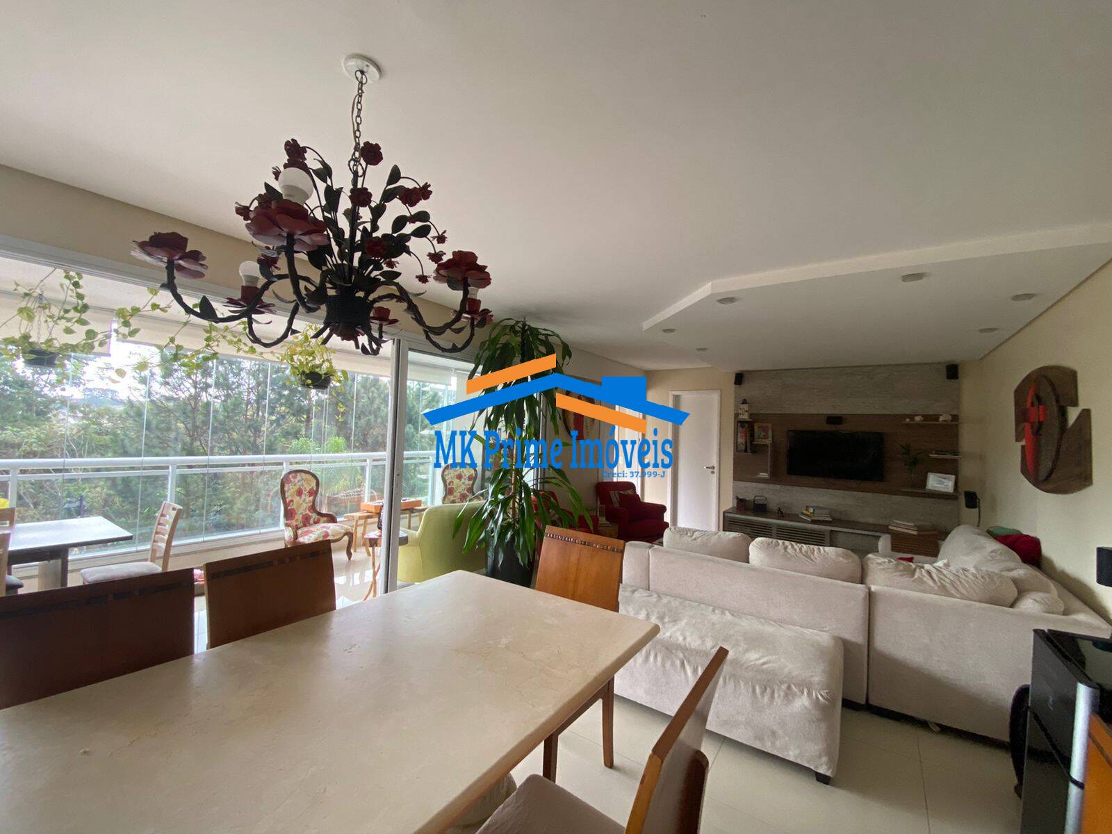 Apartamento à venda com 4 quartos, 198m² - Foto 2