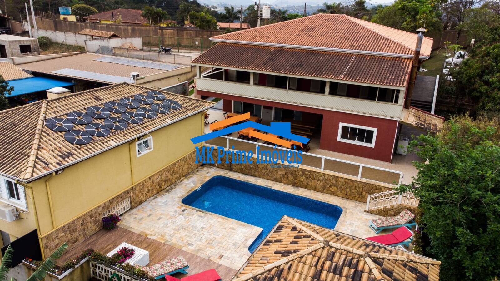 Fazenda à venda com 7 quartos, 440m² - Foto 1