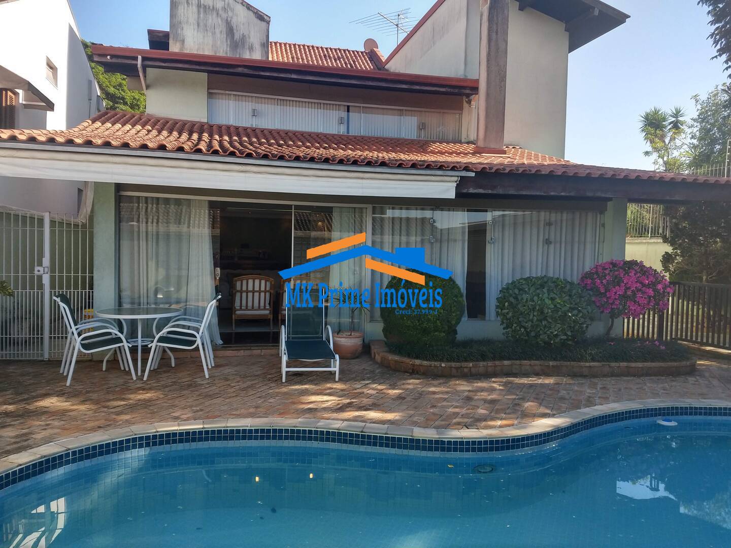 Sobrado à venda com 3 quartos, 512m² - Foto 1