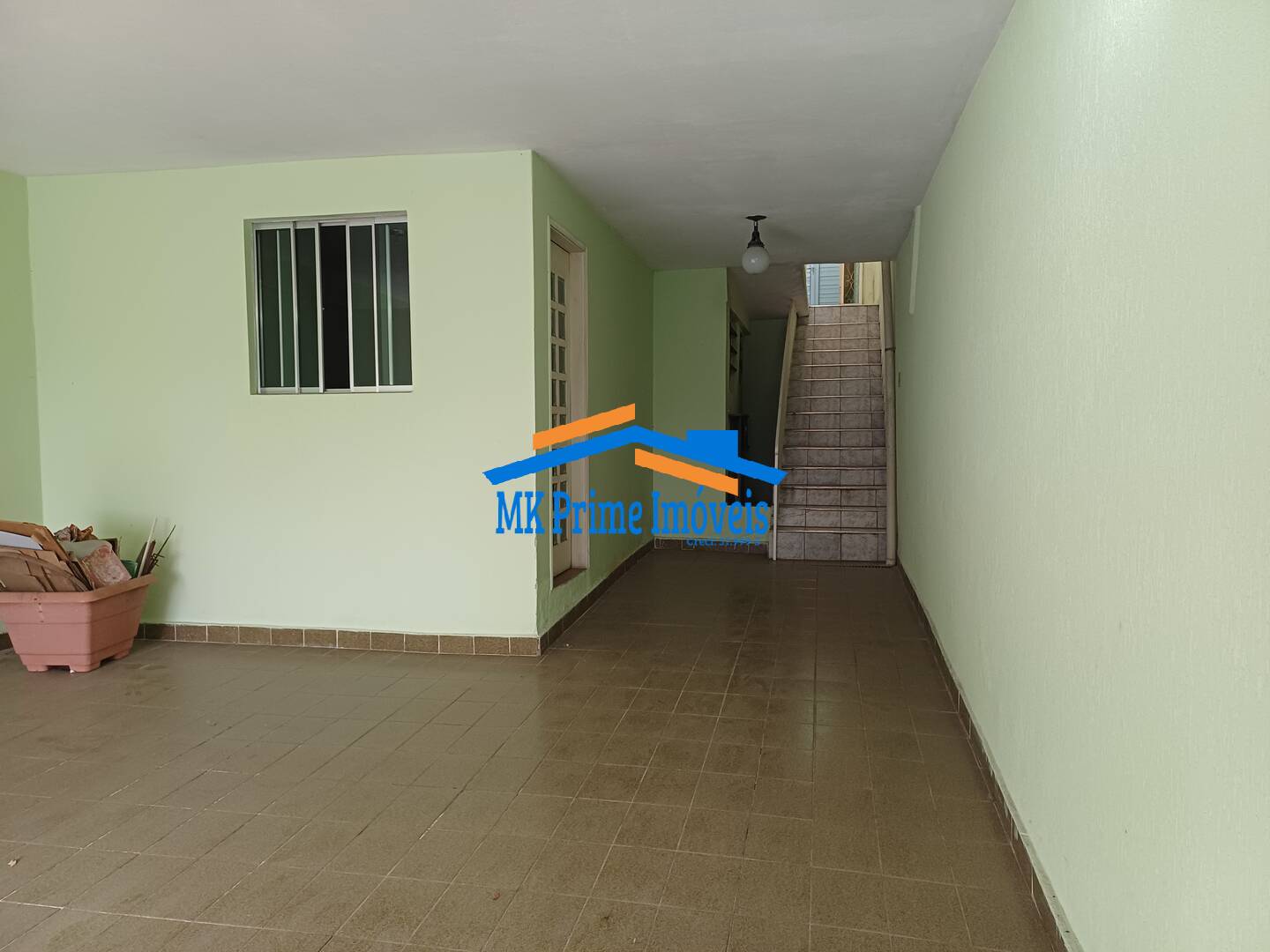 Casa à venda com 3 quartos, 212m² - Foto 1