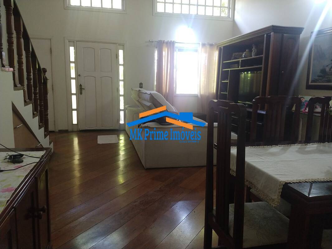 Sobrado à venda com 4 quartos, 471m² - Foto 2