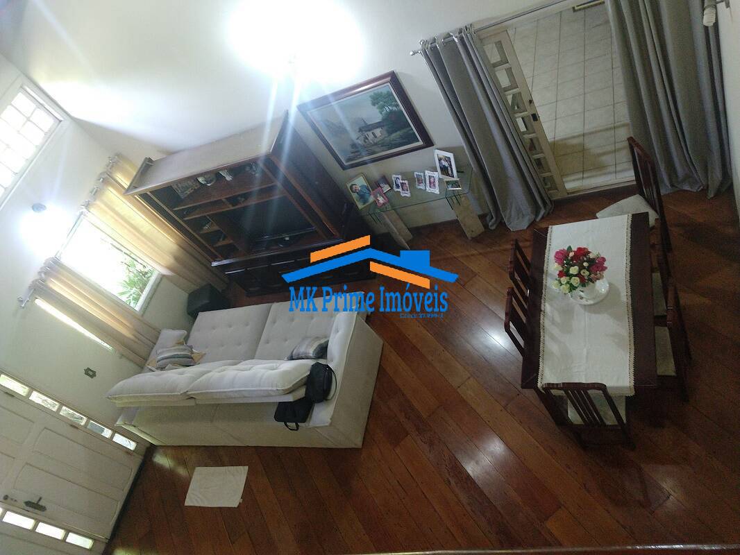 Sobrado à venda com 4 quartos, 471m² - Foto 1