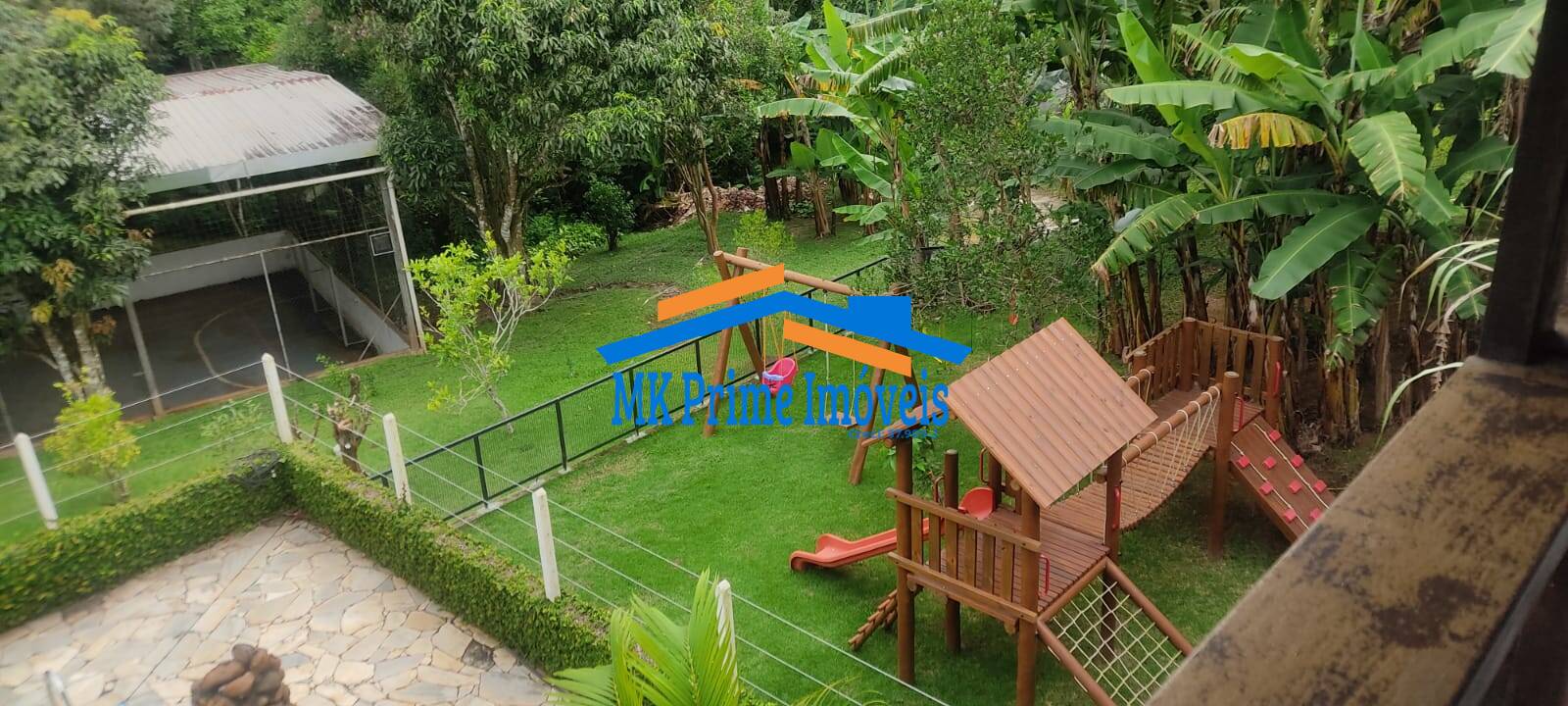 Chácara à venda com 3 quartos, 300m² - Foto 1