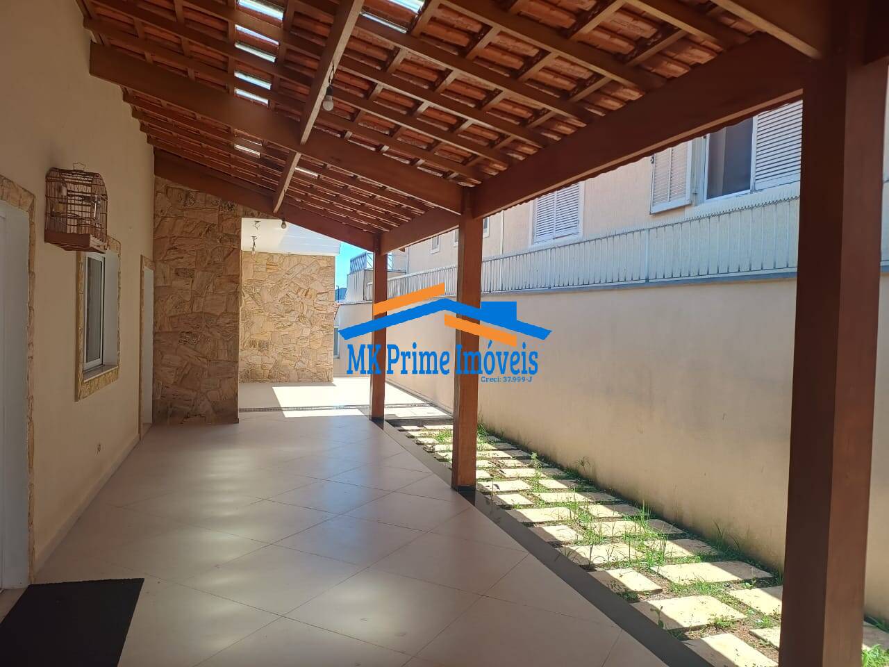 Casa à venda com 4 quartos, 278200m² - Foto 2