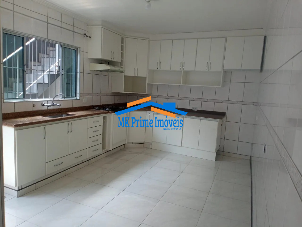 Casa à venda com 3 quartos, 150m² - Foto 2
