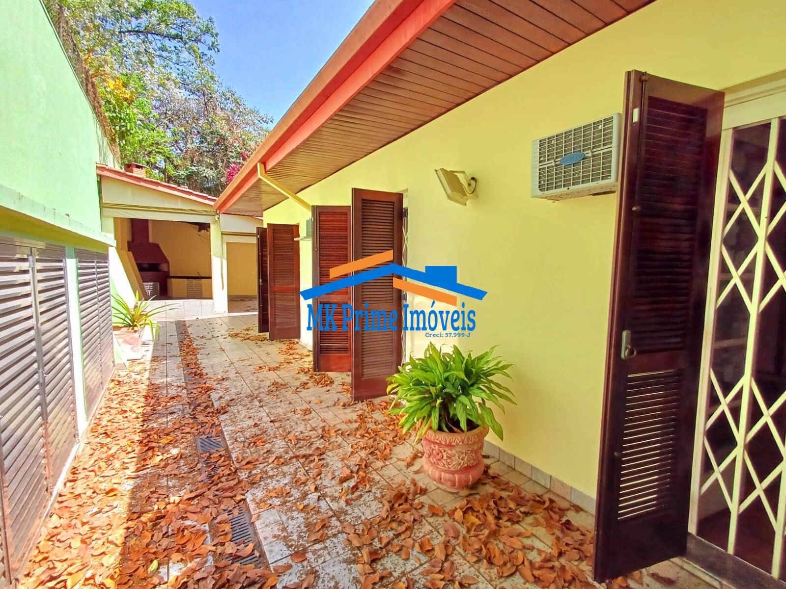 Casa à venda com 3 quartos, 145m² - Foto 4