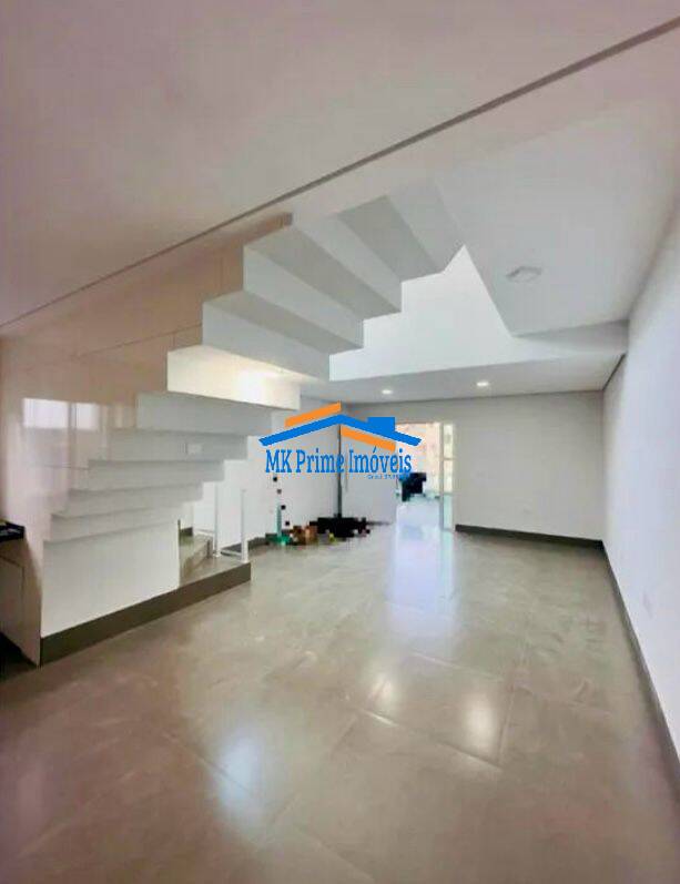 Sobrado à venda com 3 quartos, 195m² - Foto 1