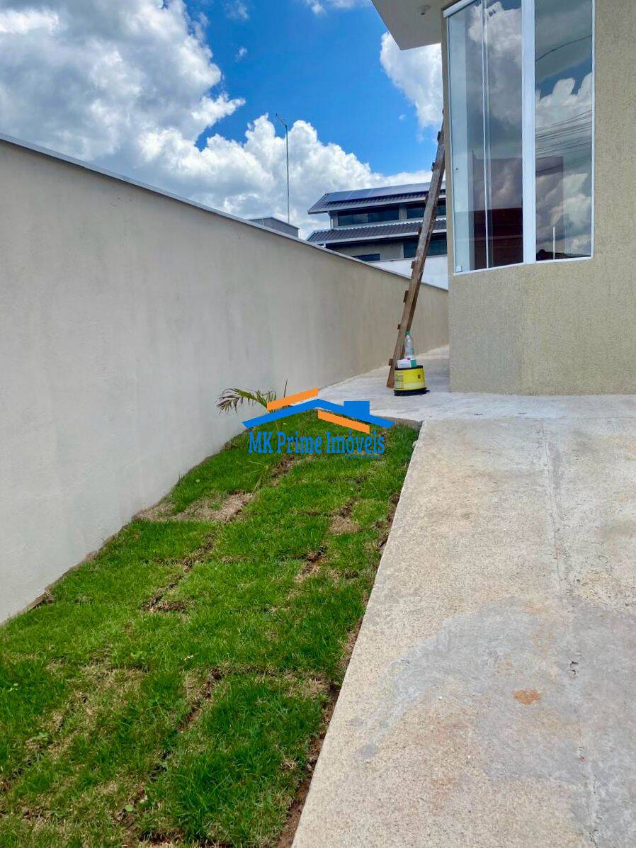 Casa à venda com 2 quartos, 68m² - Foto 4