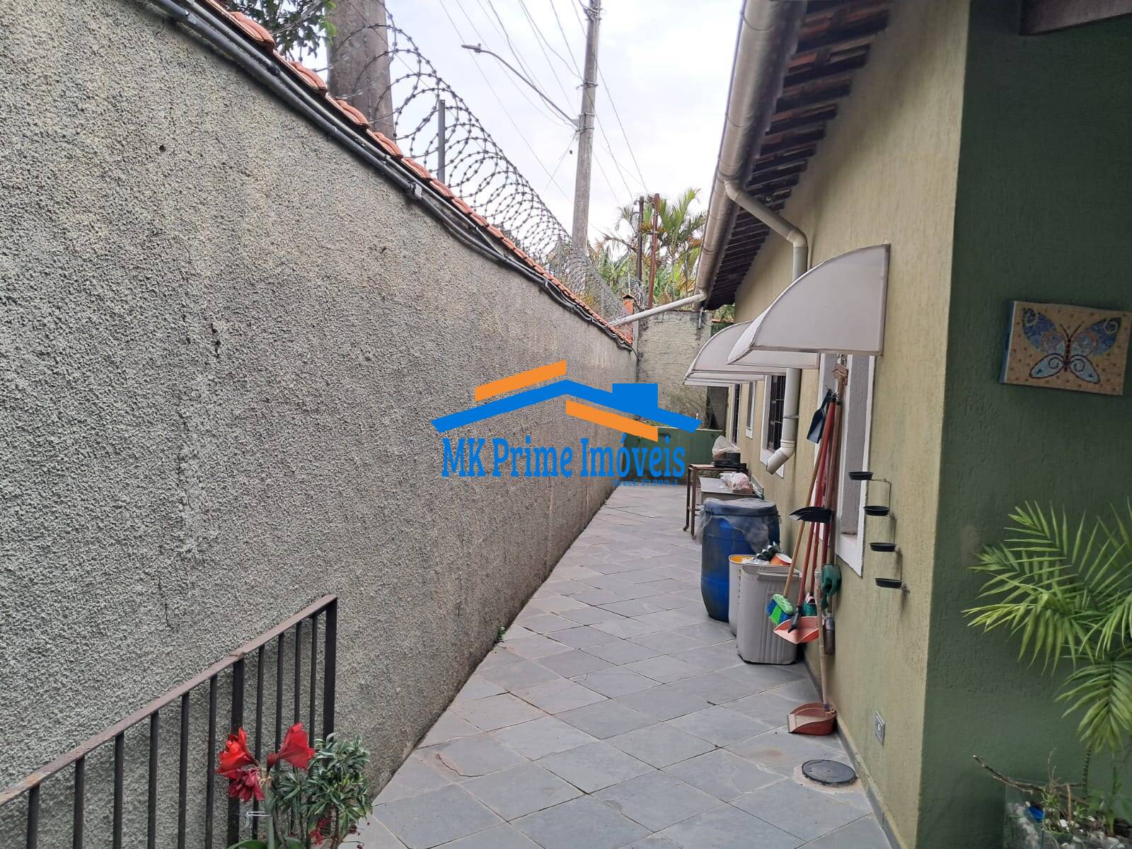 Casa à venda com 2 quartos, 1620m² - Foto 10