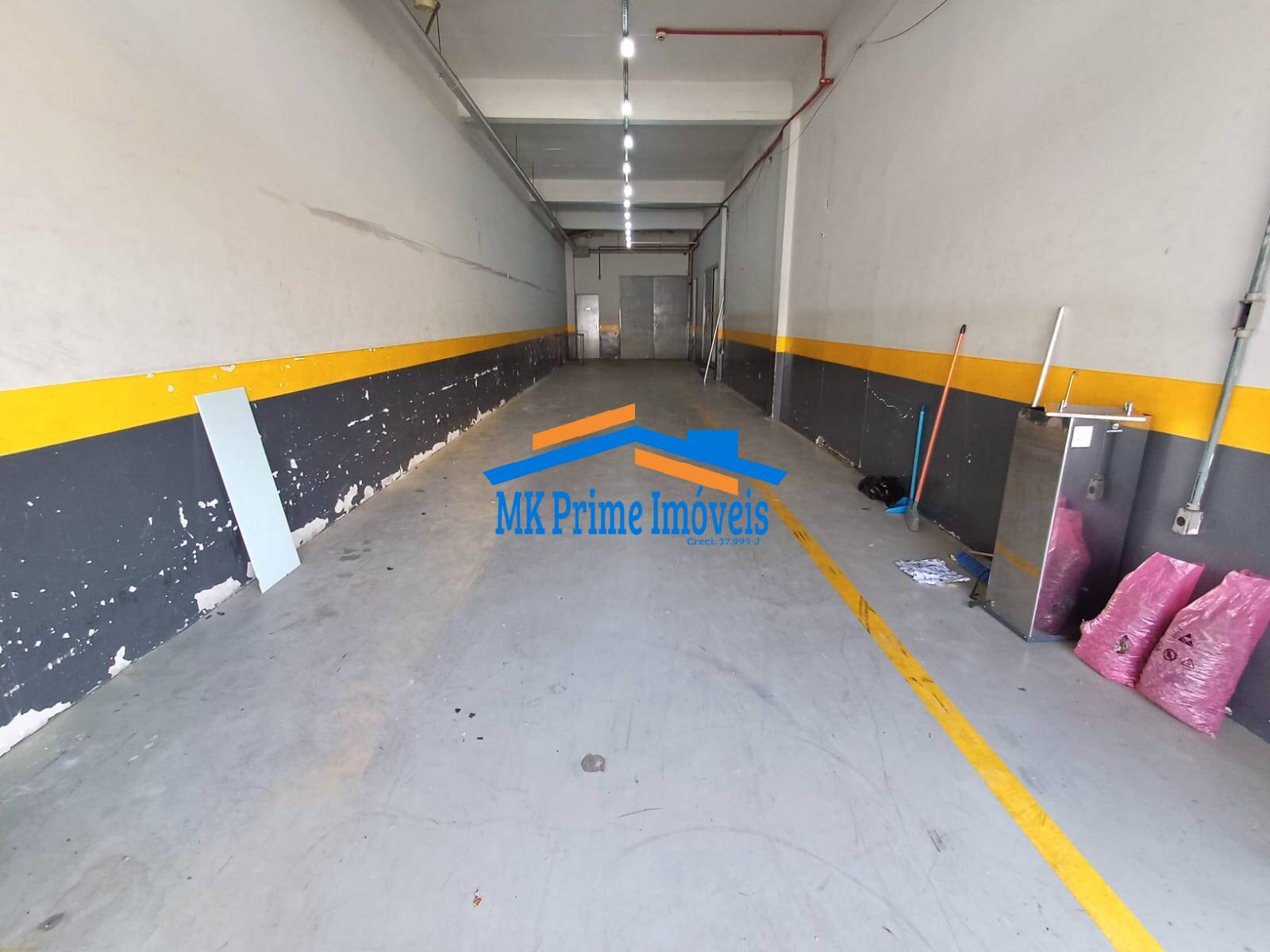 Prédio Inteiro para alugar, 850m² - Foto 27