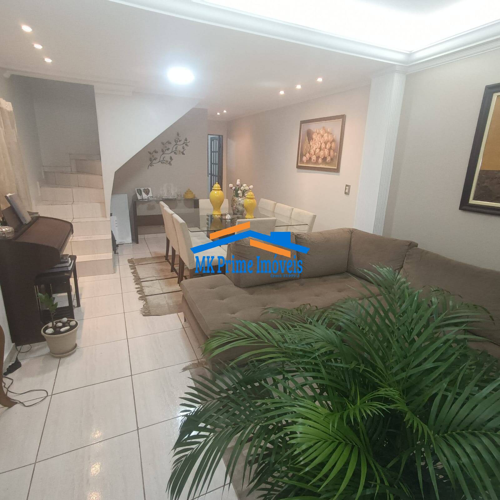 Sobrado à venda com 3 quartos, 180m² - Foto 1