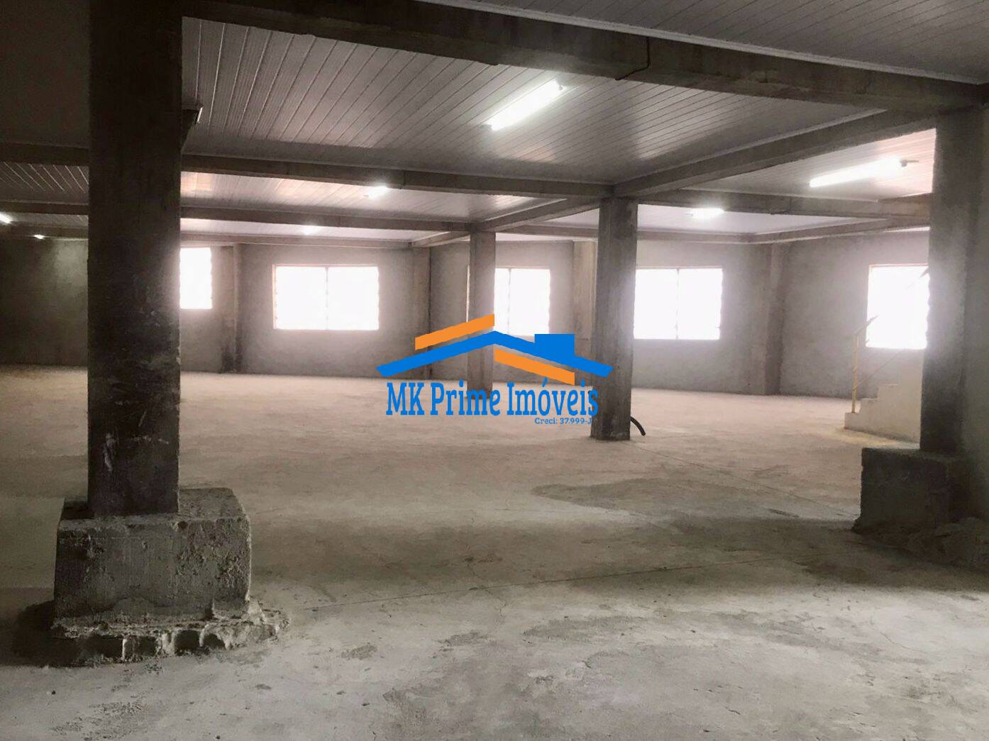 Depósito-Galpão-Armazém para alugar, 900m² - Foto 1
