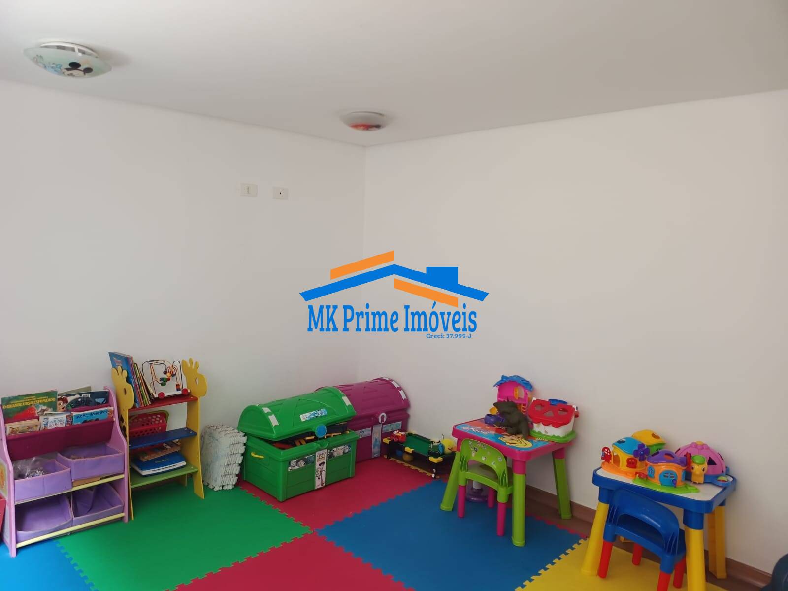 Apartamento à venda com 2 quartos, 64m² - Foto 32