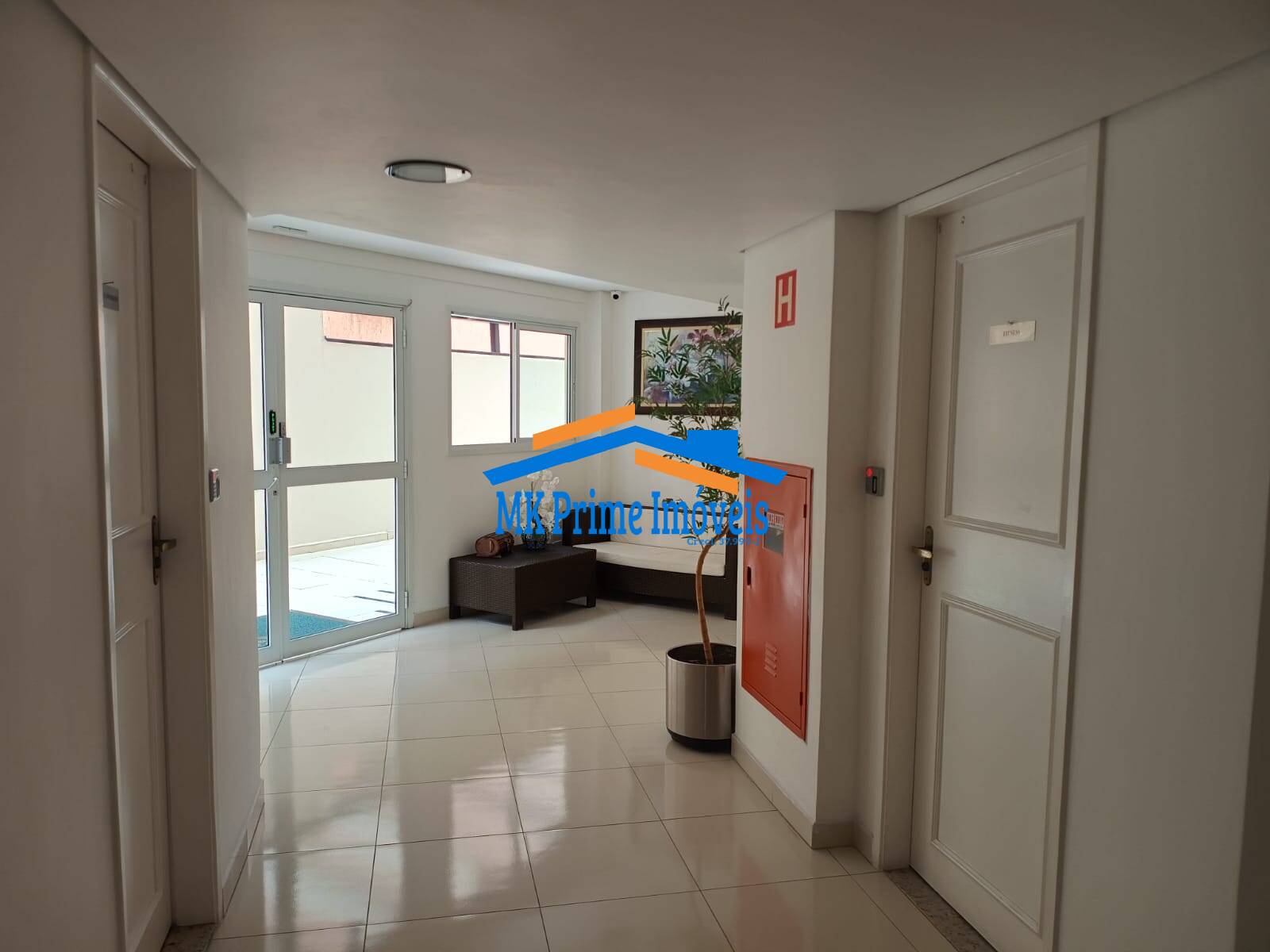 Apartamento à venda com 2 quartos, 64m² - Foto 8