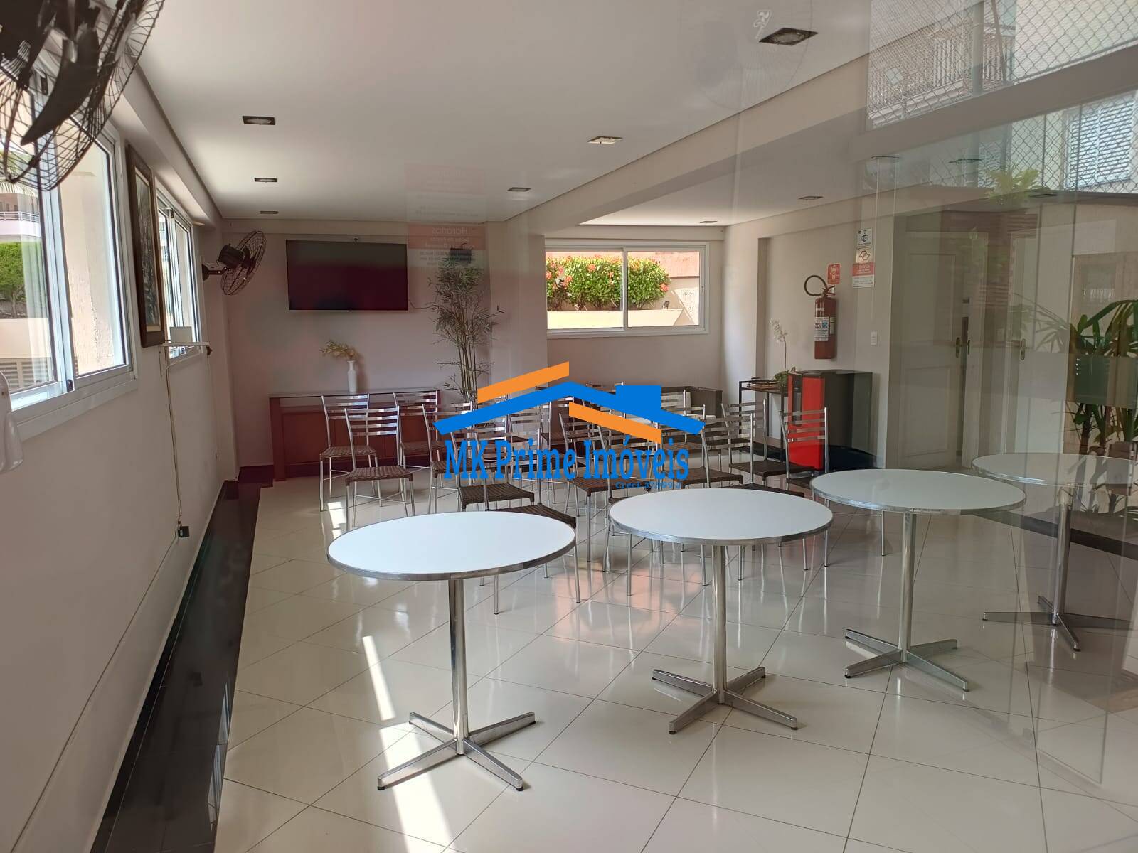 Apartamento à venda com 2 quartos, 64m² - Foto 25