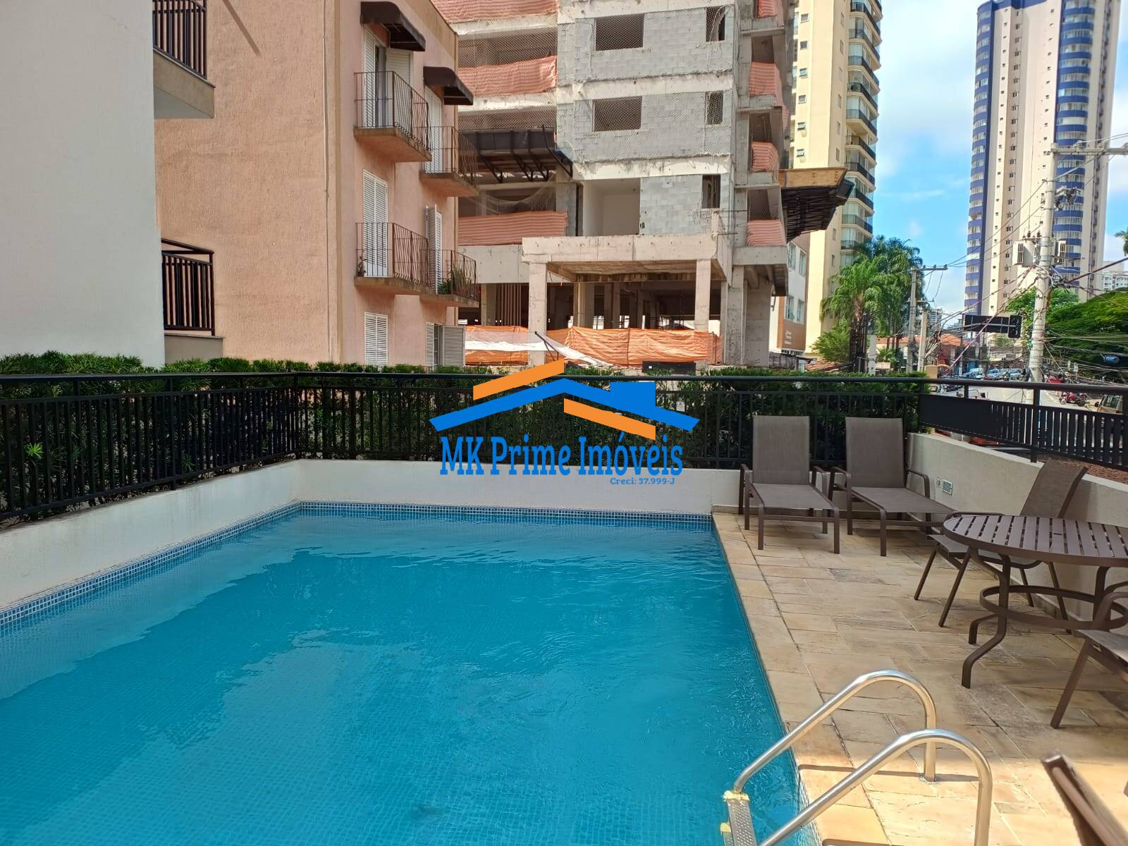 Apartamento à venda com 2 quartos, 64m² - Foto 28
