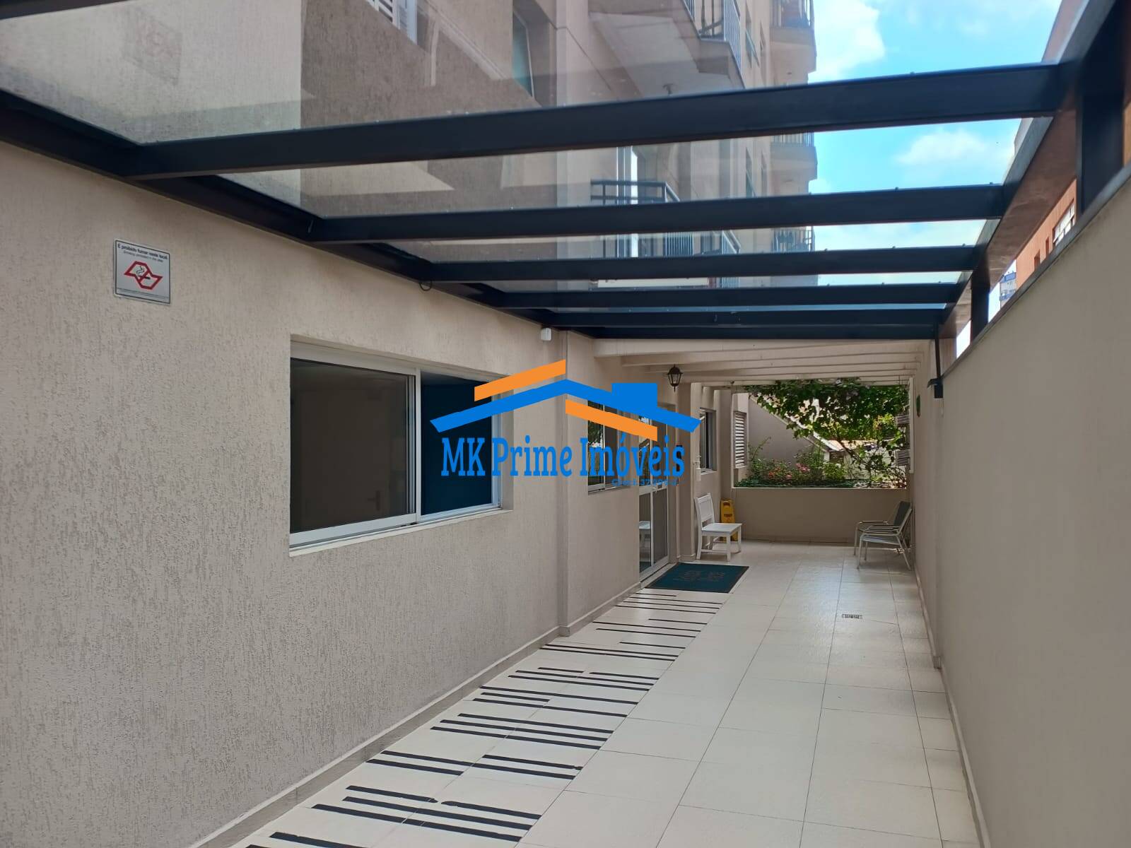 Apartamento à venda com 2 quartos, 64m² - Foto 3