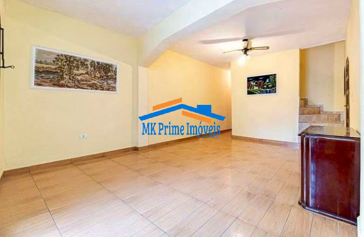 Sobrado à venda com 3 quartos, 200m² - Foto 1