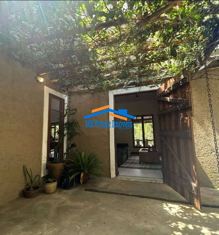 Casa de Condomínio à venda com 3 quartos, 355m² - Foto 3