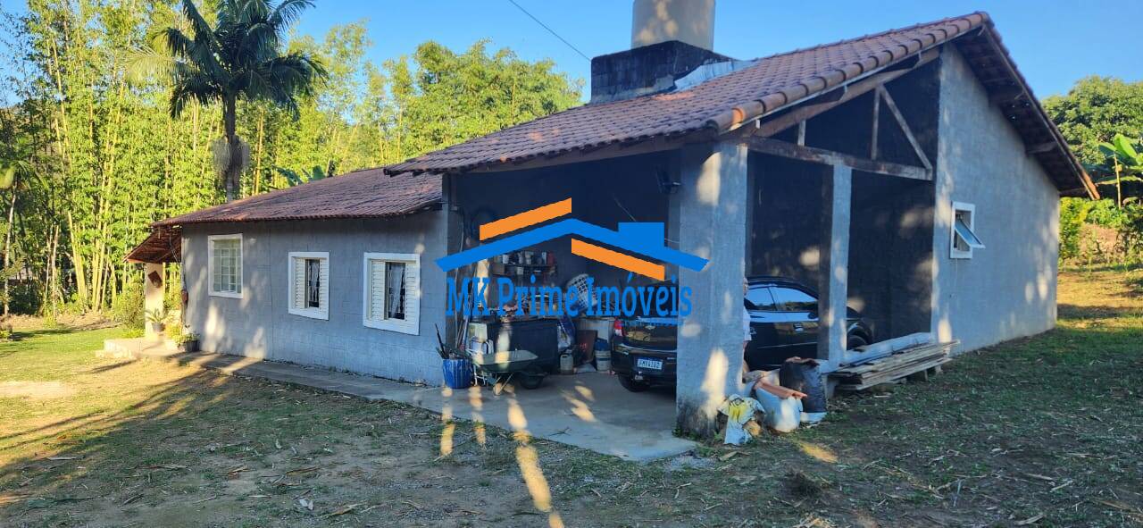 Chácara à venda com 4 quartos, 200m² - Foto 1