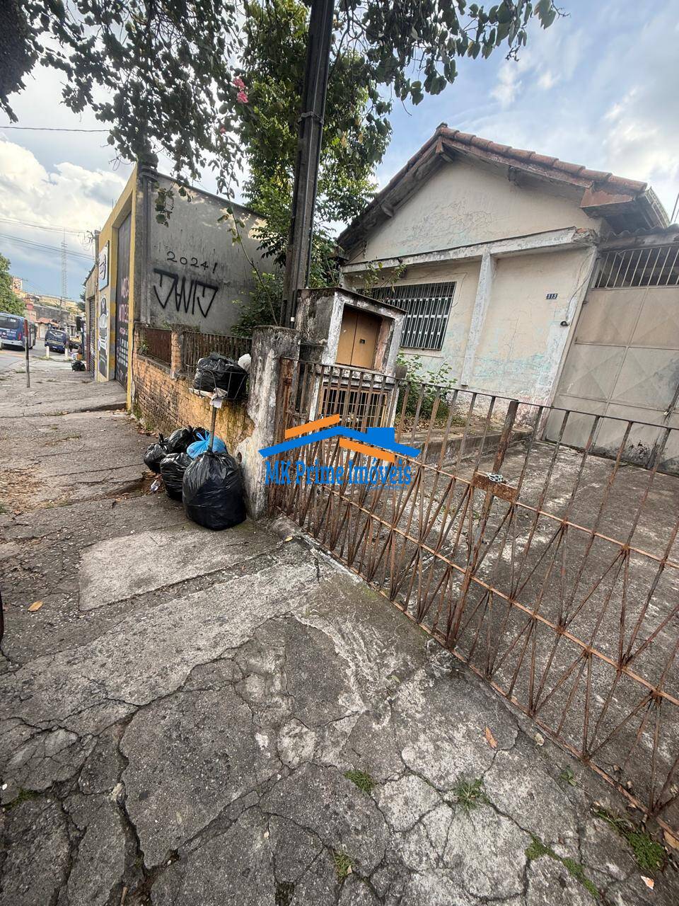 Casa para alugar com 2 quartos, 260m² - Foto 2