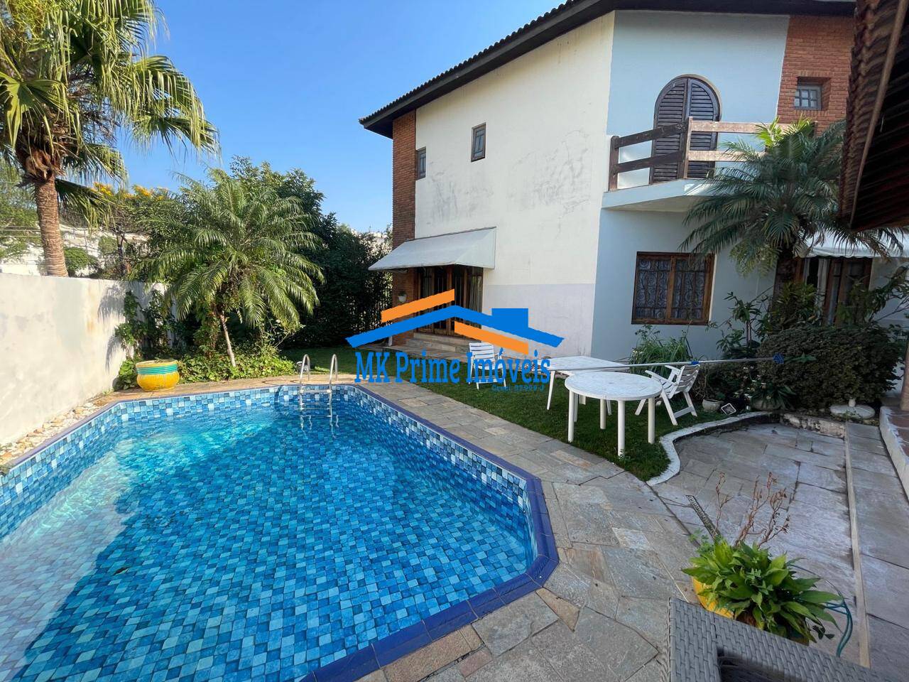 Casa de Condomínio à venda com 4 quartos, 350m² - Foto 1