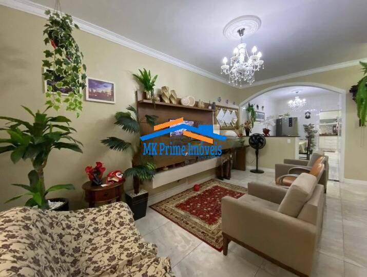 Casa à venda com 4 quartos, 140m² - Foto 1