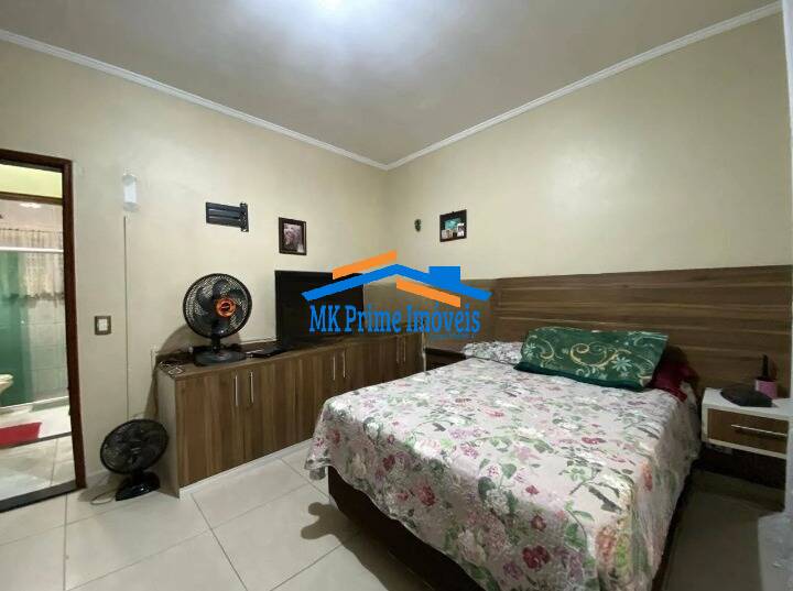 Casa à venda com 4 quartos, 140m² - Foto 14