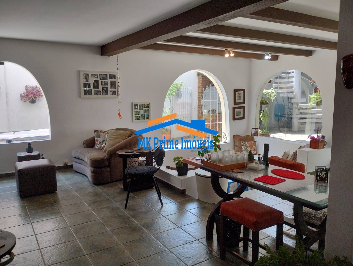 Sobrado à venda com 4 quartos, 299m² - Foto 1