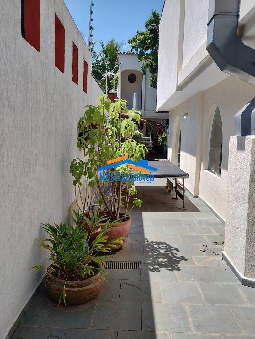 Sobrado à venda com 4 quartos, 299m² - Foto 17