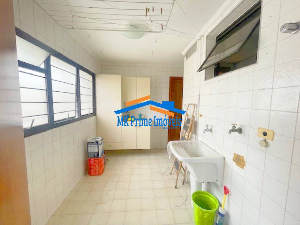 Apartamento para alugar com 4 quartos, 160m² - Foto 8
