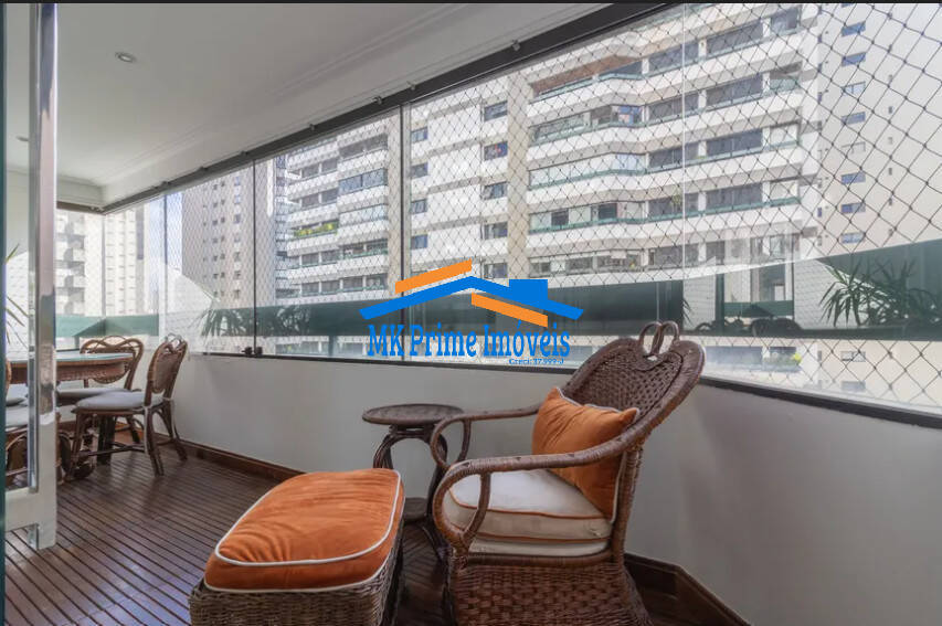 Apartamento para alugar com 4 quartos, 147m² - Foto 2