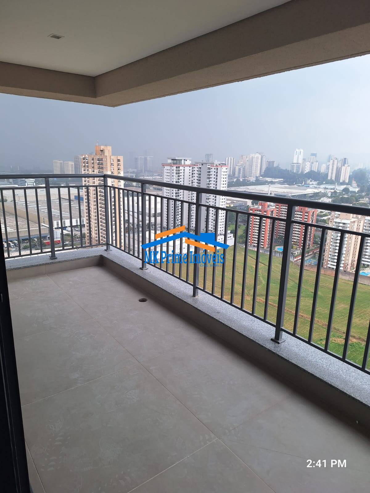 Apartamento à venda com 3 quartos, 100m² - Foto 2