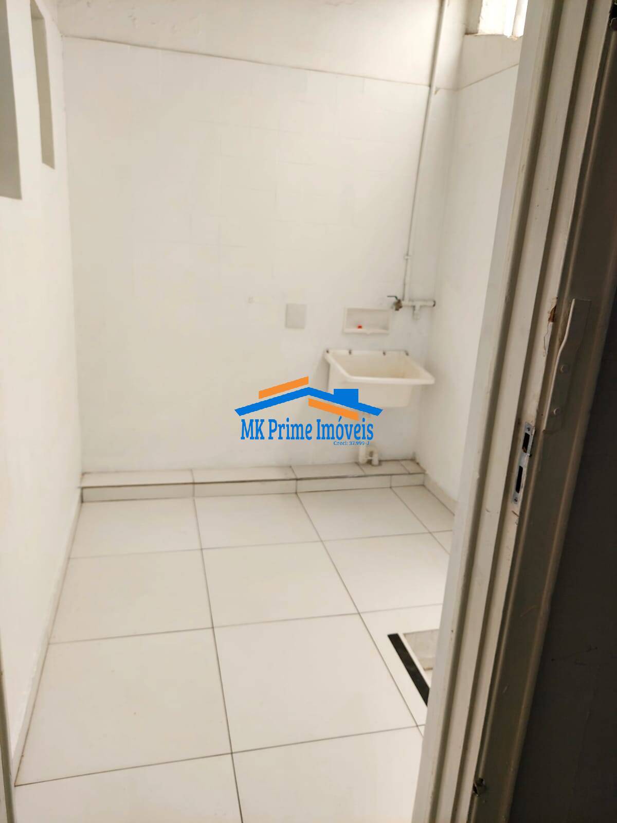 Casa para alugar com 8 quartos, 280m² - Foto 11