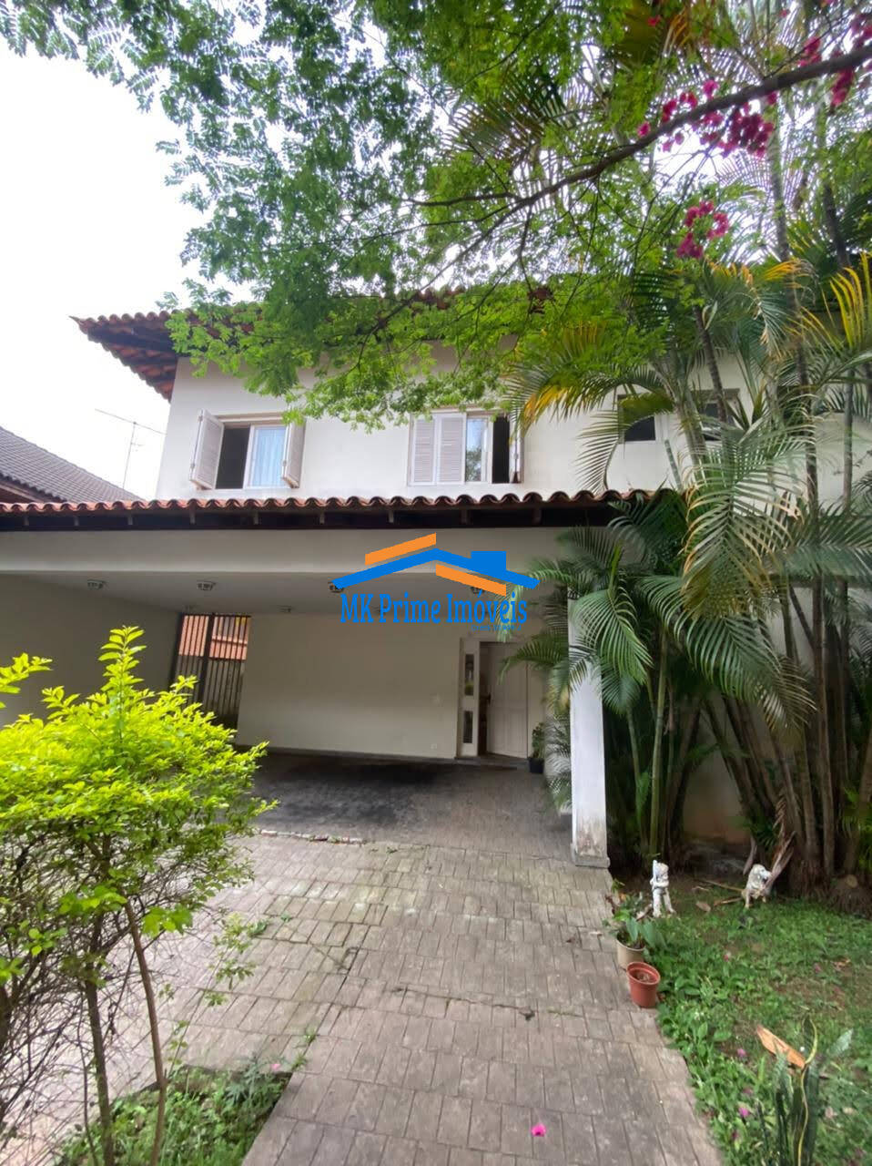 Sobrado à venda com 6 quartos, 350m² - Foto 1