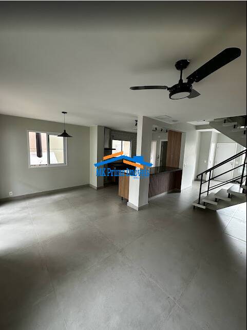 Casa de Condomínio à venda e aluguel com 3 quartos, 177m² - Foto 1