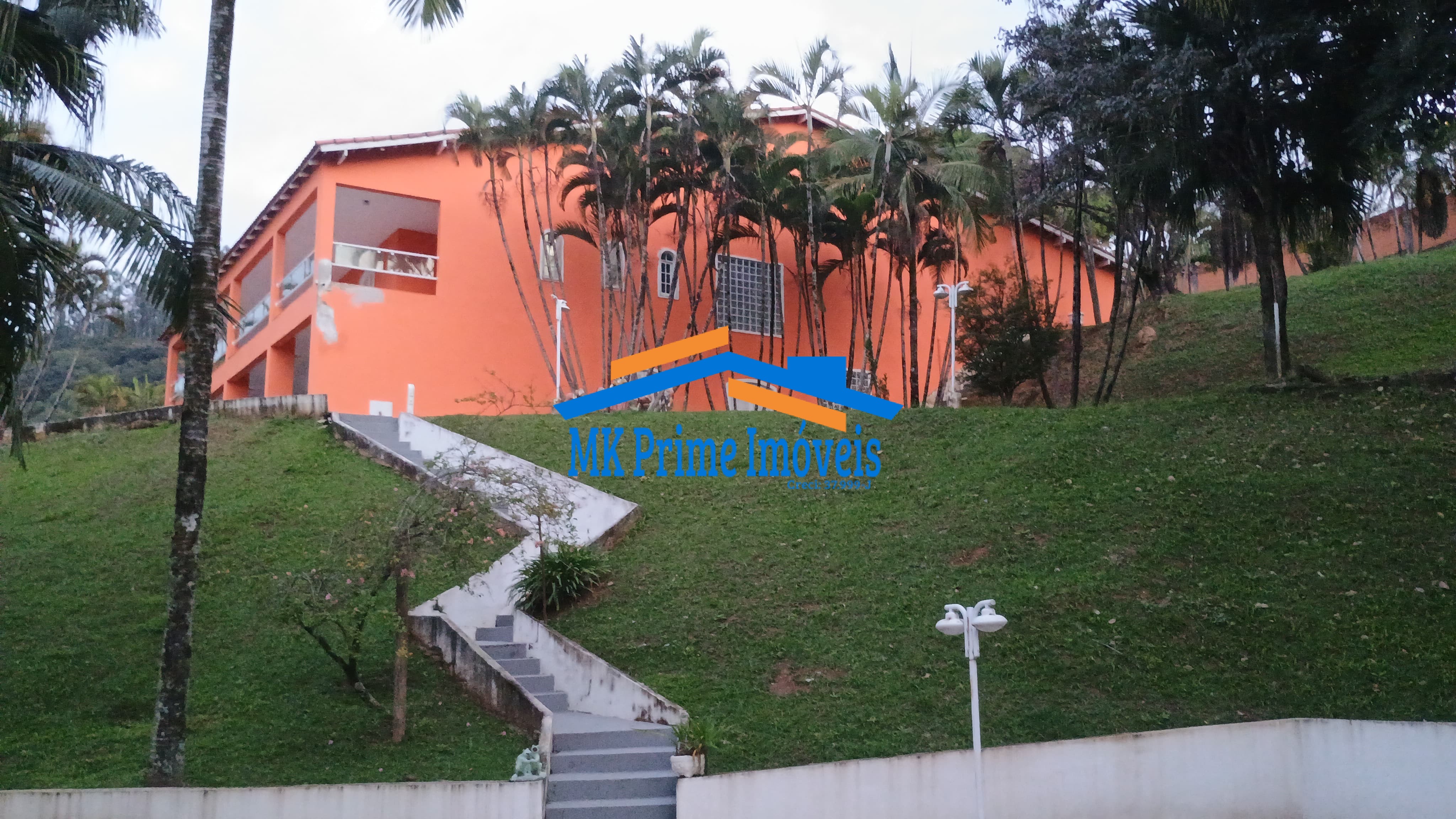 Sobrado à venda com 5 quartos, 1100m² - Foto 1