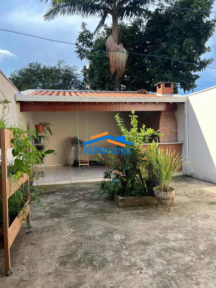 Casa, 3 quartos, 212 m² - Foto 1