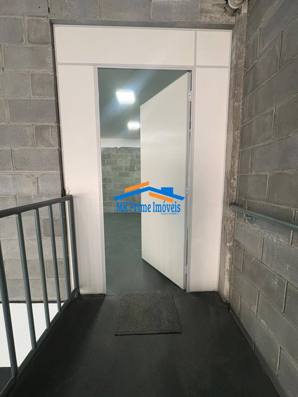 Depósito-Galpão-Armazém para alugar, 406m² - Foto 5