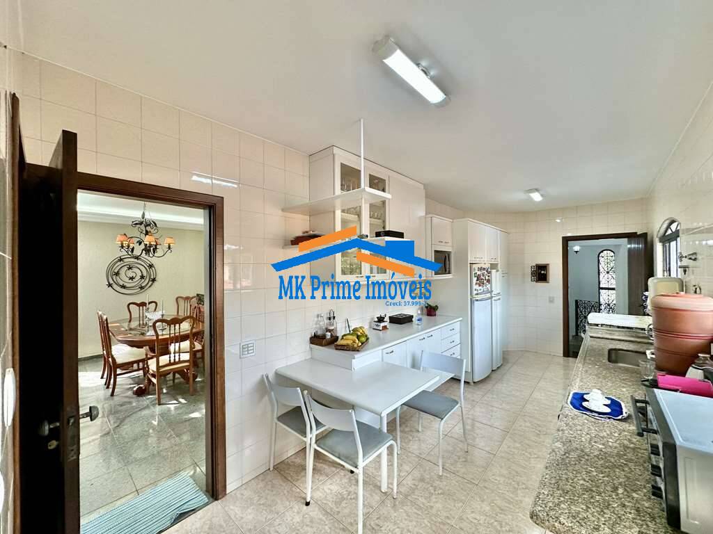 Sobrado à venda com 4 quartos, 432m² - Foto 49