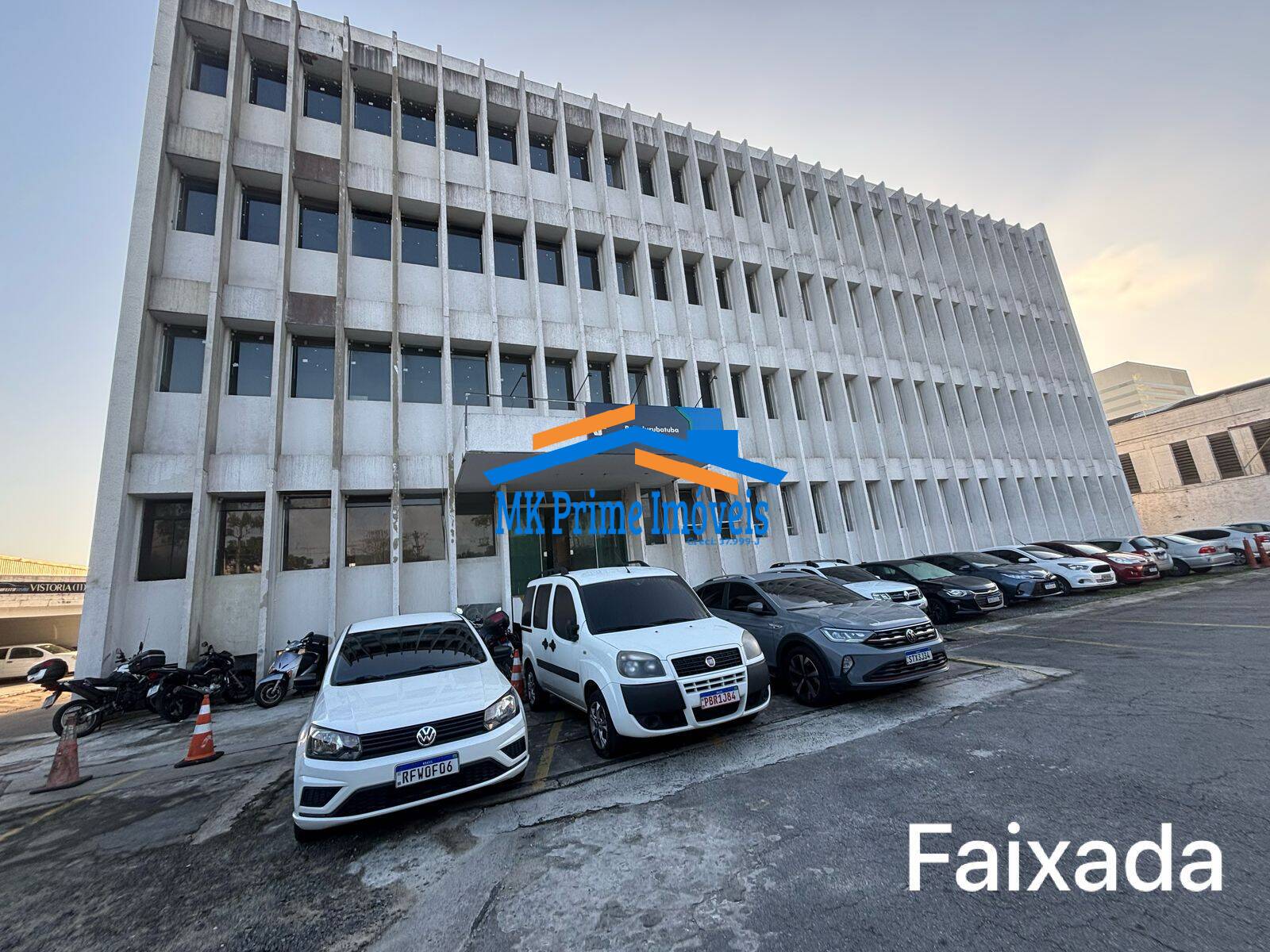 Sala-Conjunto, 7000 m² - Foto 1